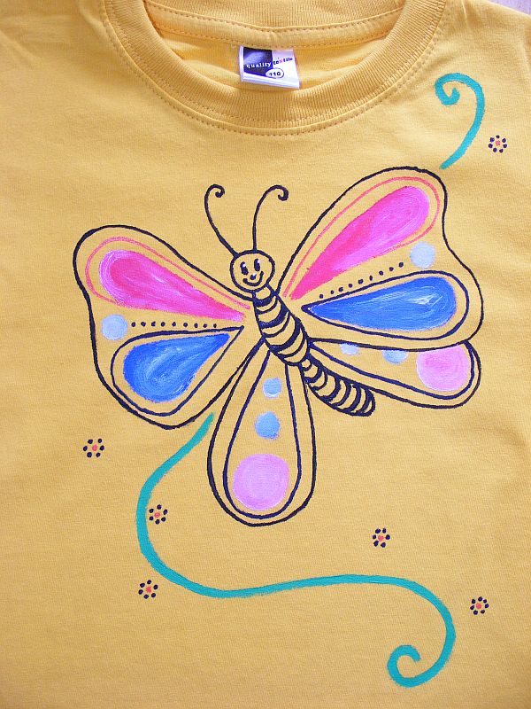 Foto: Dětské tričko s motýlem
