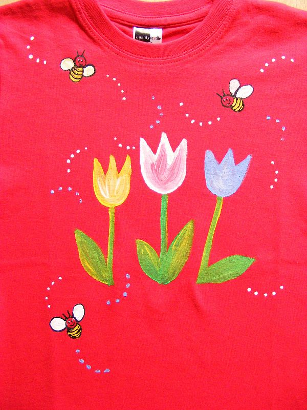 Foto: Dětské tričko s tulipány