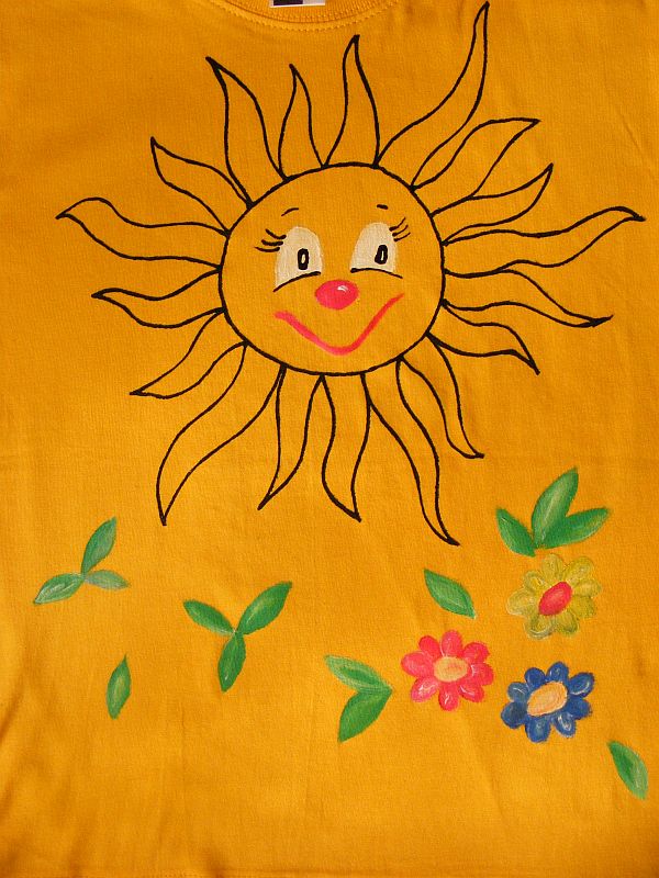 Foto: Dětské tričko se sluníčkem